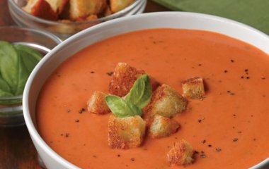 Томатный суп-пюре с базиликом
