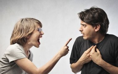 Які три слова потрібно повторювати у складних ситуаціях, під час сварок та конфліктів