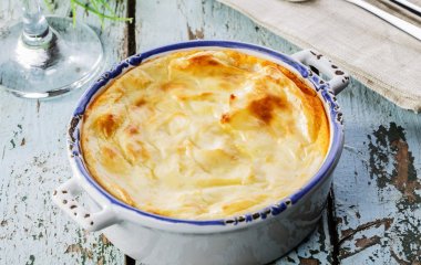 Для теплого семейного ужина: рецепт рыбной запеканки с картошкой