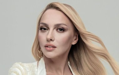 Оля Полякова резко ответила на критику, что во время войны показывает 