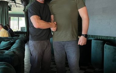 Шон Пенн отправился в город Днепр снимать фильм о войне в Украине