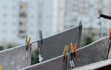 Якщо вимкнули воду: як випрати одяг в машинці без водопроводу