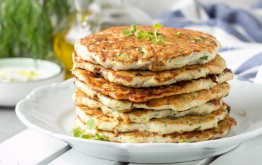 Куриные блины с плавлеными сырками: простой рецепт оригинального блюда