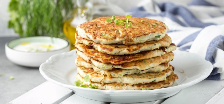 Куриные блины с плавлеными сырками: простой рецепт оригинального блюда