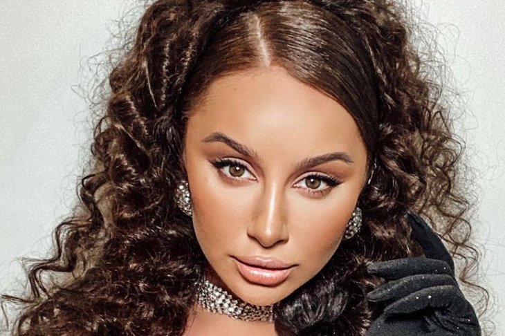 Певица Asti рассказала о всех своих пластических операциях