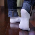 Как отстирать белые носки от грязи: проверенные методы