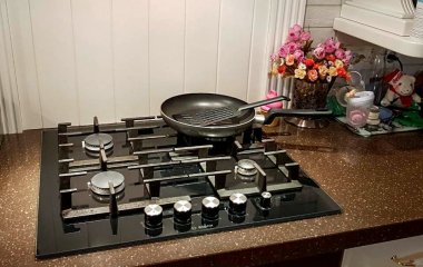Чем обработать поверхности у плиты, чтобы жир больше не налипал