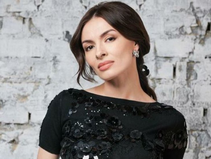 Надежда Мейхер вышла в свет в платье собственного дизайна