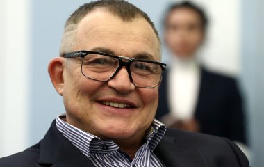 61-летний Дибров спокойно отпускает молодую жену на встречи с другими мужчинами