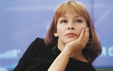 Юлия Пересильд украсила первую обложку глянца без ретуши