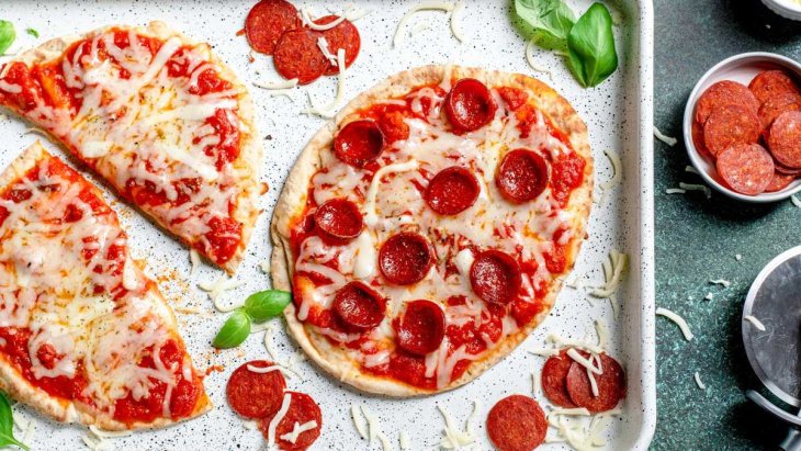 Готовится 10 минут: рецепт вкусной пиццы на лаваше