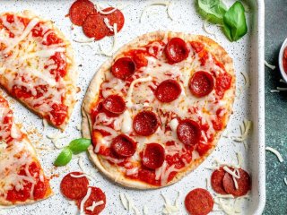 Готовится 10 минут: рецепт вкусной пиццы на лаваше