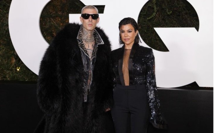 Беременная Кортни Кардашян оригинально рассекретила пол будущего ребенка