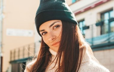 Ця шапка пасує абсолютно всім жінкам і ніколи не вийде із моди