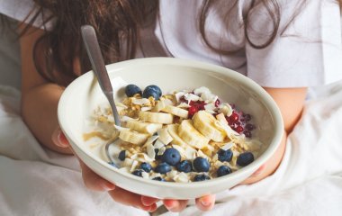 Корисні та ситні: які продукти рекомендують їсти на сніданок