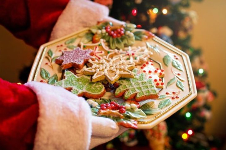 Новогодний стол 2022: что должно на нём быть обязательно