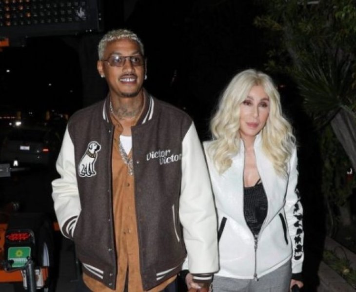 Шер похвасталась кольцом, которое подарил ей любимый, младше ее на 40 лет