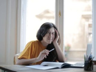 Чи погодні умови впливають на головний біль