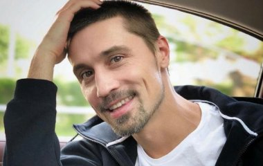 Дима Билан похвастался сувениром из Непала 