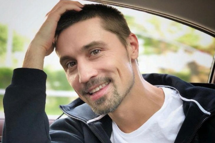 Дима Билан похвастался сувениром из Непала
