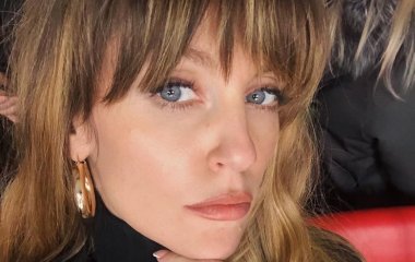 Саша Савельева похвасталась стройными ножками