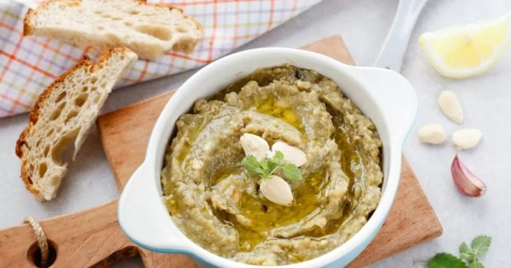 Нежная намазка из баклажанов: блюдо, которое обязательно оценят ваши гости