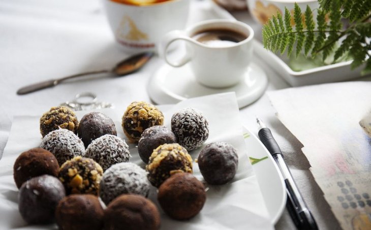 Полезно и сладко: как сделать диетические конфеты без сахара в домашних условиях 