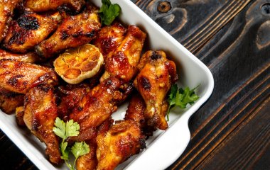 С необычным соусом: рецепт куриных крылышек в кока-коле