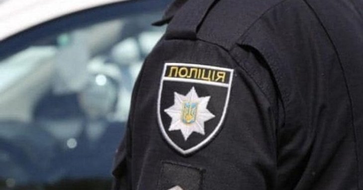 Чи має право поліція обшукувати на вулиці: що робити, коли вас просять відкрити багажник чи показати сумку