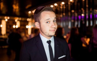 Артем Гагарин попросил совета у поклонников