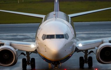 Ryanair платить працівникам за 