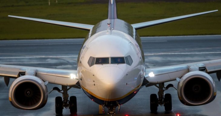 Ryanair платить працівникам за