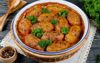 Сочные ленивые голубцы в соусе, которые получаются у всех