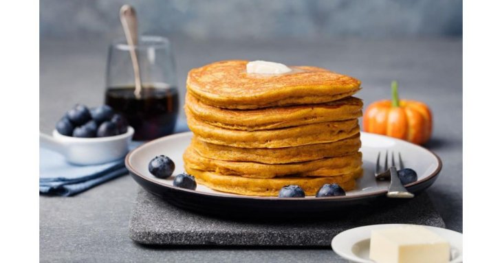 Готуємо гарбузові солоні та солодкі оладки за 15 хвилин: рецепти для сніданку