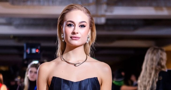 Анастасія Цимбалару стала брюнеткою і похизувалась перевтіленням: 