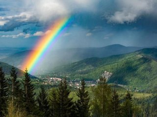 Райдуга чи веселка: як краще сказати українською