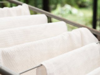 Як повернути білосніжний колір навіть дуже старим речам: геніальний трюк, перевірений часом