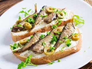 Быстрая и бюджетная намазка из шпротов, которая полюбится всем