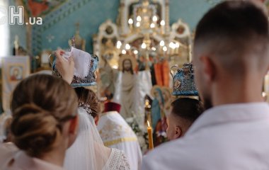 Одружені свідки на весіллі – гріх чи норма?: священник відповів