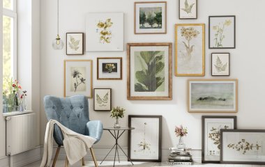Как красиво развесить картины на стене: 4 золотых правила дизайнеров