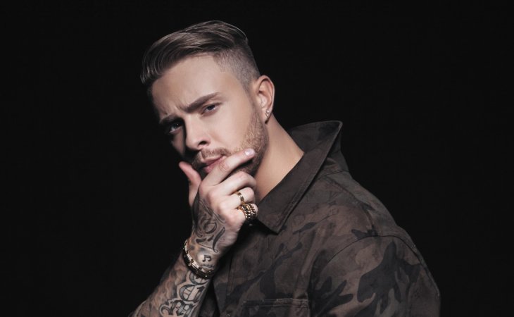 Егор Крид сфотографировался с любимой