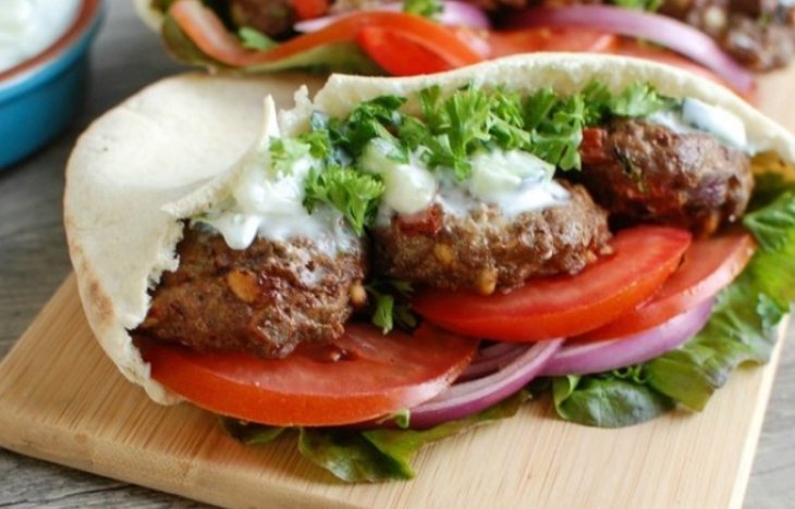 Средиземноморский бургер