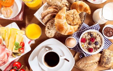 Вредный завтрак: почему стоит отказаться от хлеба и булочек с утра
