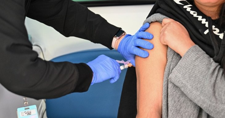 Чи дійсно щеплення небезпечні: медики розвінчали найпопулярніші міфи про вакцинацію
