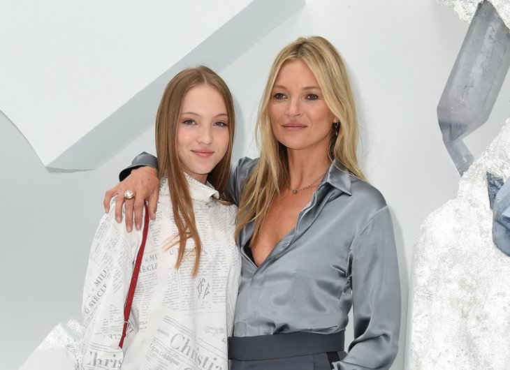 Дочь Кейт Мосс восхитила пользователей Сети экстремальным мини