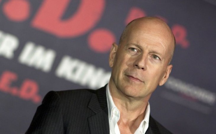 Деми Мур показала редкое видео с тяжелобольным Брюсом Уиллисом: как выглядит актер