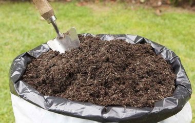 Швидке приготування компосту у мішках: сьогодні робимо, весною вносимо