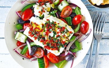 Греческий салат с сардинами: рецепт, который стоит попробовать