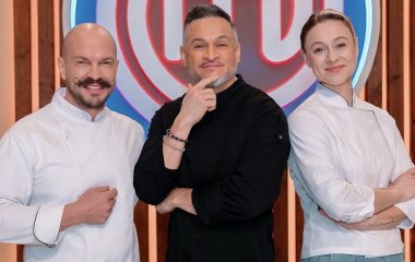 Эктор Хименес-Браво обхватил талию Мартыновской и сделал публичное признание