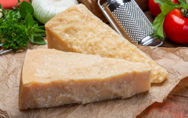 Источник кальция и железа: самый полезный сыр, который стоит есть после 60